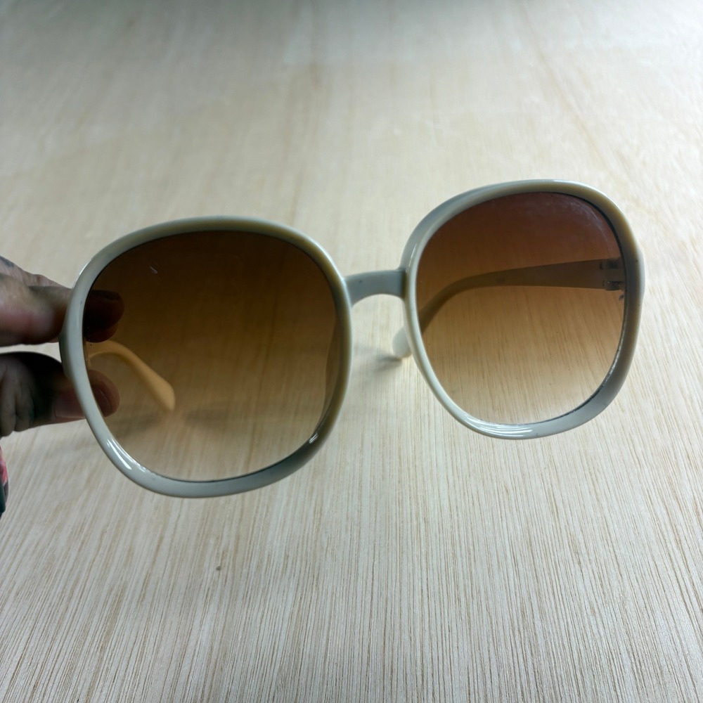 Oversized Round Sunglasses Cream Off White Frame Brown Gradient Lens Retro Style